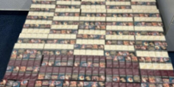 «Ελευθέριος Βενιζέλος»: Τους «τσάκωσαν» στις αφίξεις με εκατοντάδες πακέτα λαθραία τσιγάρα