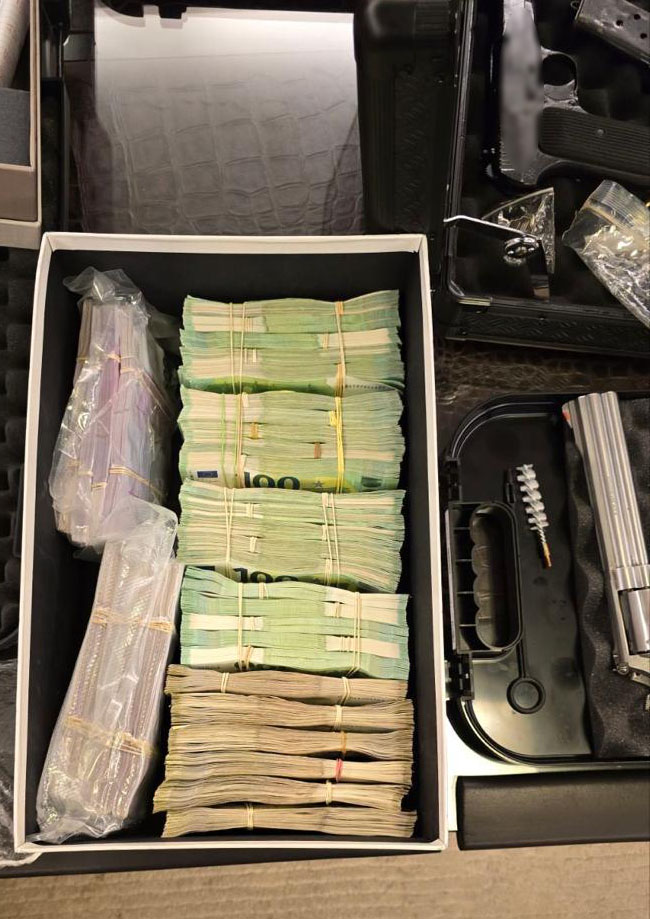 Έφοδος του «Ελληνικού FBI»: Εργοστάσιο στη Βοιωτία και 25 συλλήψεις για λαθραία τσιγάρα