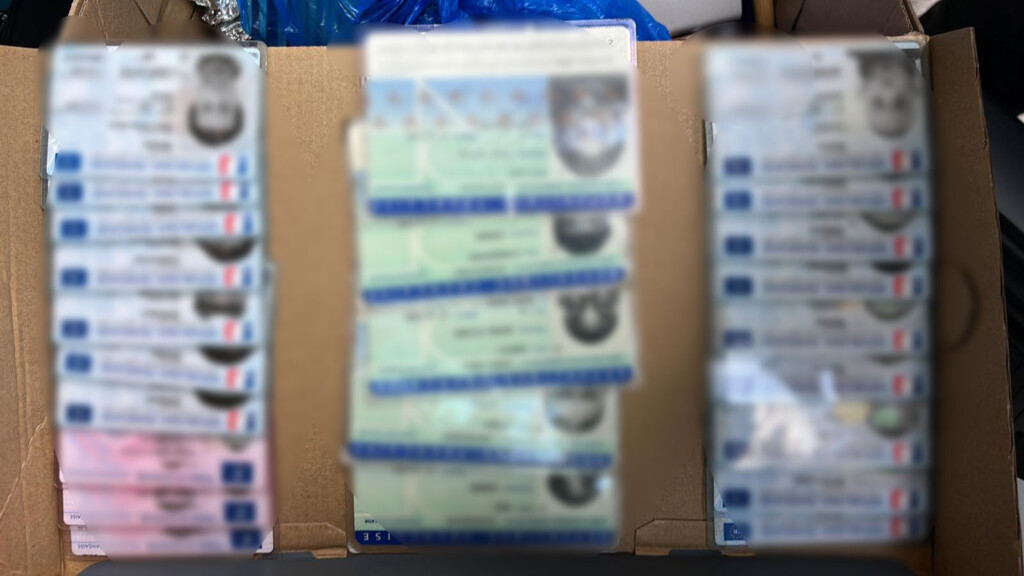 Το «φαρμακείο» του εγκλήματος στην Αθήνα: Πώς το κύκλωμα έστελνε χιλιάδες χάπια στην Ευρώπη