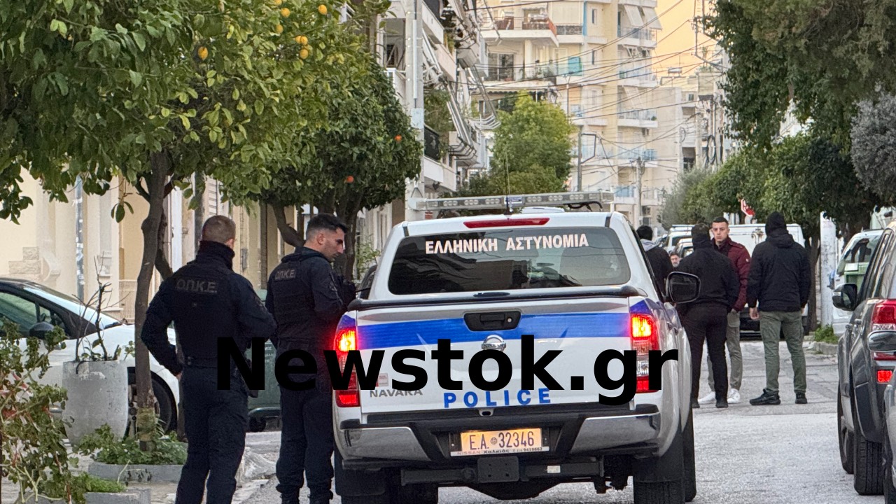 Τρόμος στον Κορυδαλλό: Ισχυρή έκρηξη από χειροβομβίδα τα ξημερώματα – Σοβαρές ζημιές σε σπίτια και αυτοκίνητα