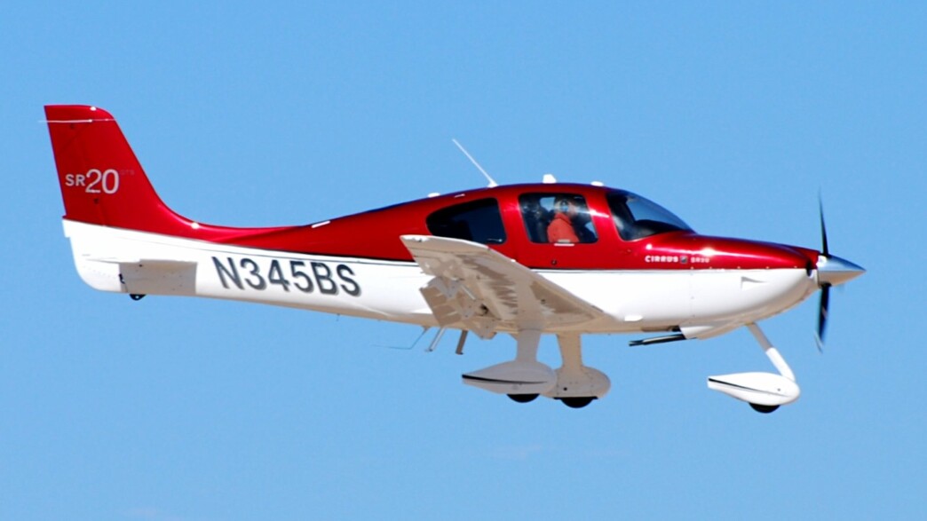 Θρίλερ στο Μάντσεστερ: Συνετρίβη αεροσκάφος δίπλα στον αυτοκινητόδρομο