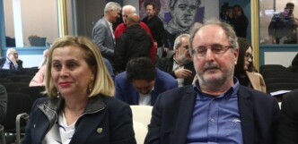 ΕΣΗΕΑ: Η «φούσκα» των 1.300 ευρώ και τα αναπάντητα ερωτήματα στον Σταύρο Καπάκο για τη σιωπή στις διαπραγματεύσεις