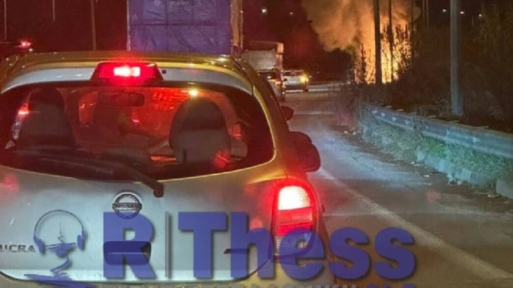 Θεσσαλονίκη: «Λαμπάδιασε» εν κινήσει αστικό λεωφορείο στη Σίνδο – Η σωτήρια αντίδραση του οδηγού