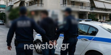 Τέλος στον εφιάλτη των ανηλίκων: Πώς έπεσε στα δίχτυα της ΕΛ.ΑΣ. ο 20χρονος που «γύμνωνε» παιδιά σε όλη την Αθήνα