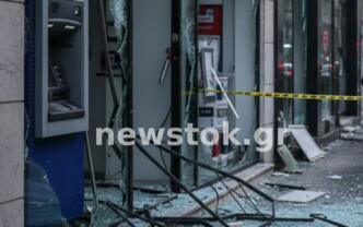 Νύχτα τρόμου στην Πατησίων: Καταδρομική επίθεση κουκουλοφόρων με βαριοπούλες σε τράπεζες και καταστήματα