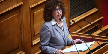 Βόμβα στην Πλεύση Ελευθερίας: Γιατί αποχώρησε η Ελένη Καραγεωργοπούλου – Οι αιχμές για τη Ζωή Κωνσταντοπούλου