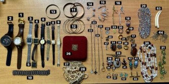 Συνέλαβαν 67χρονη στο Ίλιον: Πήγαινε για δουλειά και έφευγε με χρυσαφικά – Η δράση της οικιακής βοηθού