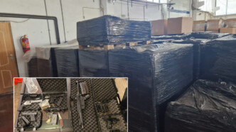 Έφοδος του «Ελληνικού FBI»: Εργοστάσιο στη Βοιωτία και 25 συλλήψεις για λαθραία τσιγάρα