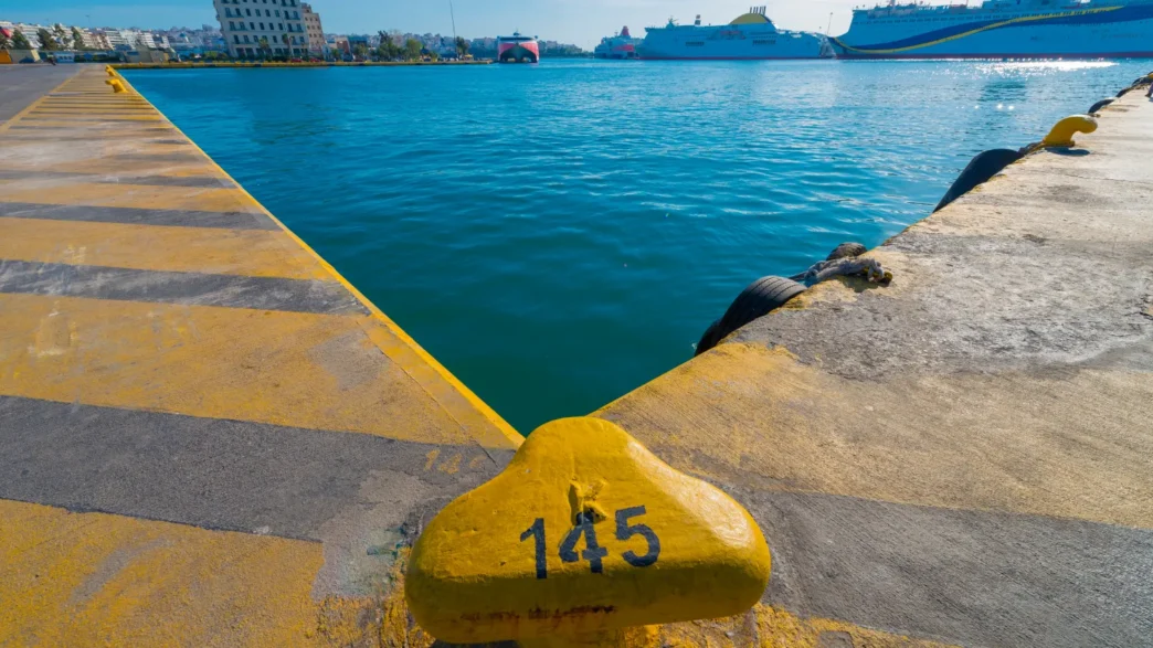 «Έμφραγμα» στο Λιμάνι: Δεμένα τα πλοία στον Πειραιά – Τι πρέπει να γνωρίζουν οι ταξιδιώτες