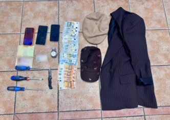 Τέλος στη δράση της σπείρας που "άδειαζε" αυτοκίνητα στην Αττική με το κόλπο του σκασμένου λάστιχου