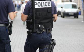 Συναγερμός στην καρδιά της Γαλλίας: Αιματηρή επίθεση στην Αψίδα του Θριάμβου – Ο δράστης είχε αποφυλακιστεί πρόσφατα