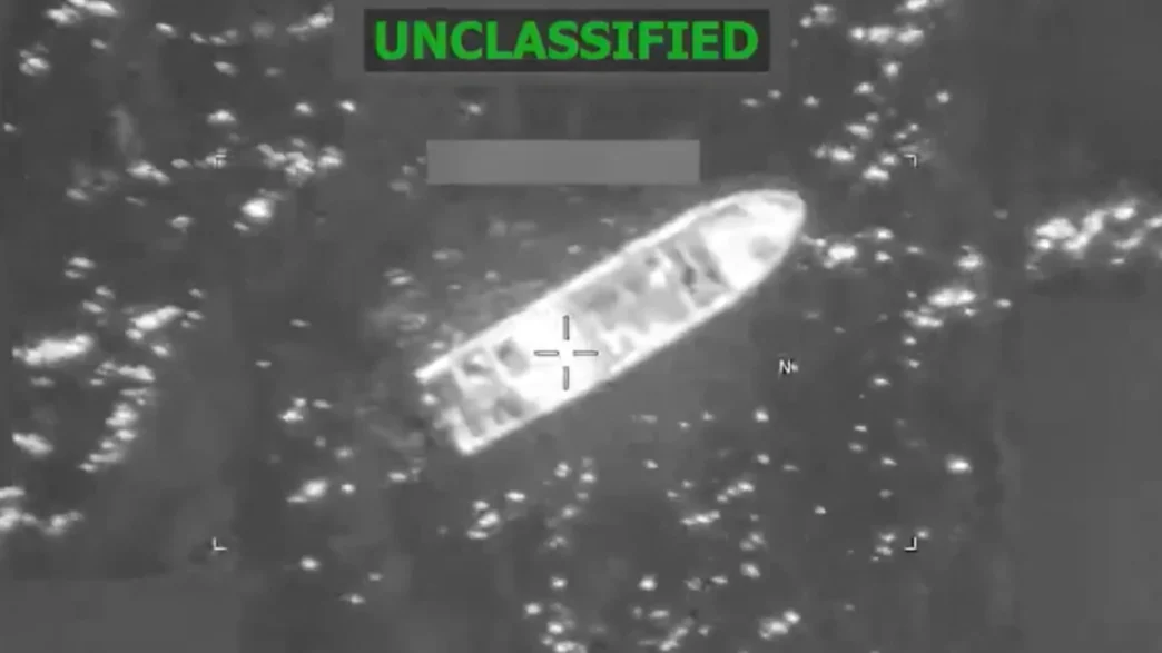 Θρίλερ στον Ειρηνικό: Οι ΗΠΑ «εξαΰλωσαν» ταχύπλοο με ναρκοτρομοκράτες – Σοκάρει το βίντεο της επίθεσης