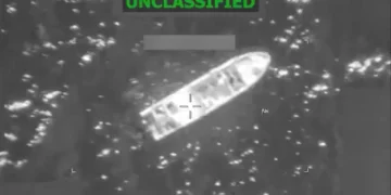 Θρίλερ στον Ειρηνικό: Οι ΗΠΑ «εξαΰλωσαν» ταχύπλοο με ναρκοτρομοκράτες – Σοκάρει το βίντεο της επίθεσης