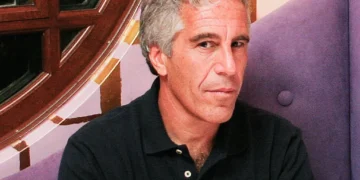 Σκάνδαλο στο Χάρβαρντ: Τα μυστικά έγγραφα που «καίνε» τον Τζέφρι Έπσταϊν και τις ελίτ διασυνδέσεις του