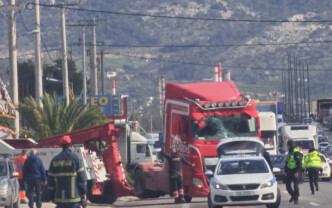 Σύγκρουση 5 φορτηγών στον Ασπρόπυργο – Ουρές χιλιομέτρων τώρα στην Αθηνών-Κορίνθου