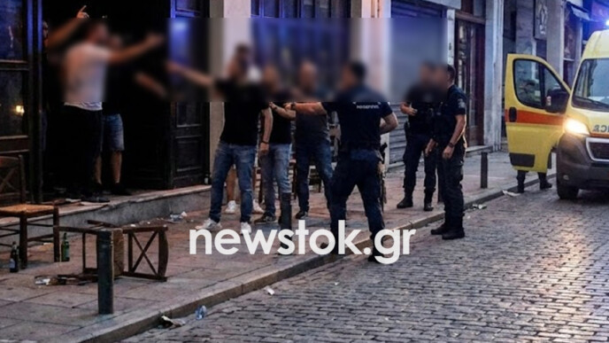 Άγριο ξύλο στα Λαδάδικα: 12 άτομα "πιάστηκαν" στα χέρια έξω από γνωστό κλαμπ – Τρεις τραυματίες στο νοσοκομείο