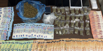 Άγιος Παντελεήμονας: Άγριο ξύλο σε αστυνομικούς και «χρυσή» μπάζα ναρκωτικών σε κρυφή έδρα