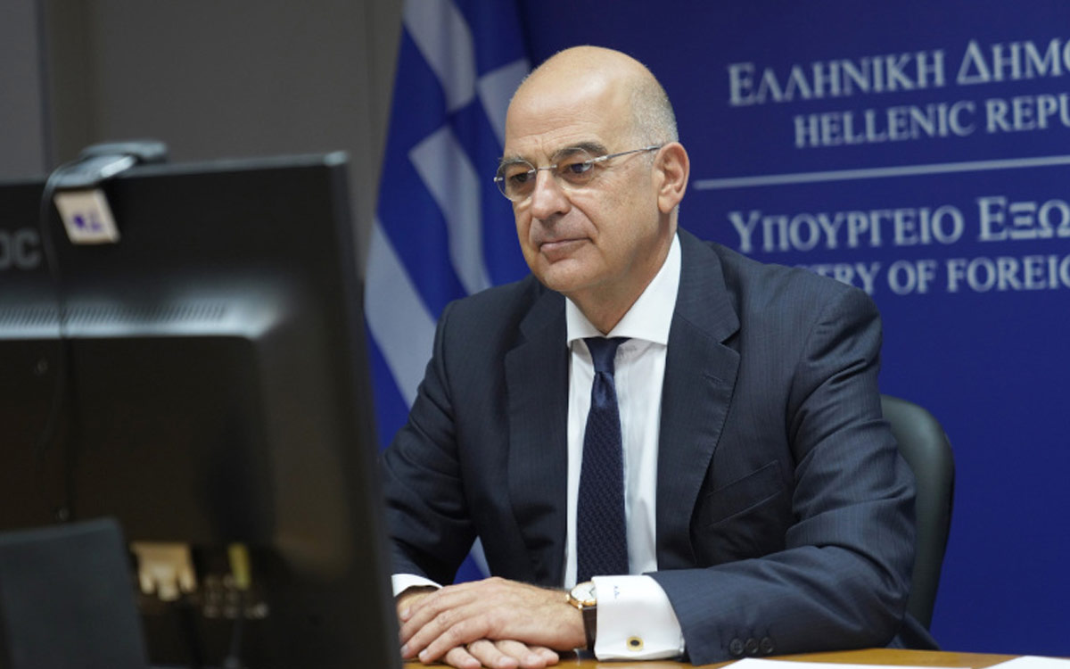 Νίκος Δένδιας: Η «στρατηγική της παρουσίας» που ταράζει τα νερά – Γιατί ο Υπουργός δεν κρύβεται πια;