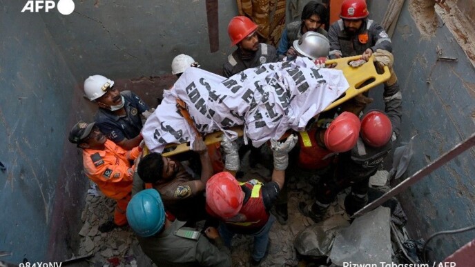 Τραγωδία στο Πακιστάν: Κατέρρευσε κτίριο από έκρηξη φιάλης αερίου – Δεκάδες νεκροί και τραυματίες στο Καράτσι