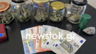 Χειροπέδες σε 38χρονο στα Πατήσια για ναρκωτικά – Τι βρήκε η Αστυνομία στο σπίτι του