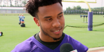 Σοκ στο NFL: Νεκρός στα 25 του ο Ροντέιλ Μουρ – Η τραγωδία που «πάγωσε» τον αθλητισμό στις ΗΠΑ