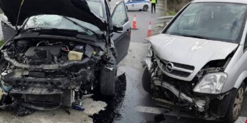 Σοβαρό τροχαίο στη Λάρισα: Σφοδρή σύγκρουση με τραυματίες στον δρόμο προς Καρδίτσα