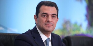 Η «αθόρυβη» στρατηγική Σκρέκα: Οι κρυφές επαφές και το μήνυμα της Πειραιώς που αλλάζει τα δεδομένα