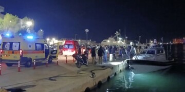 Σοκ στη Χίο: Στους 14 οι νεκροί και δεκάδες τραυματίες μετά από ανταλλαγή πυρών στη θάλασσα