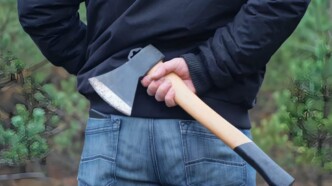 Επίθεση με τσεκούρι