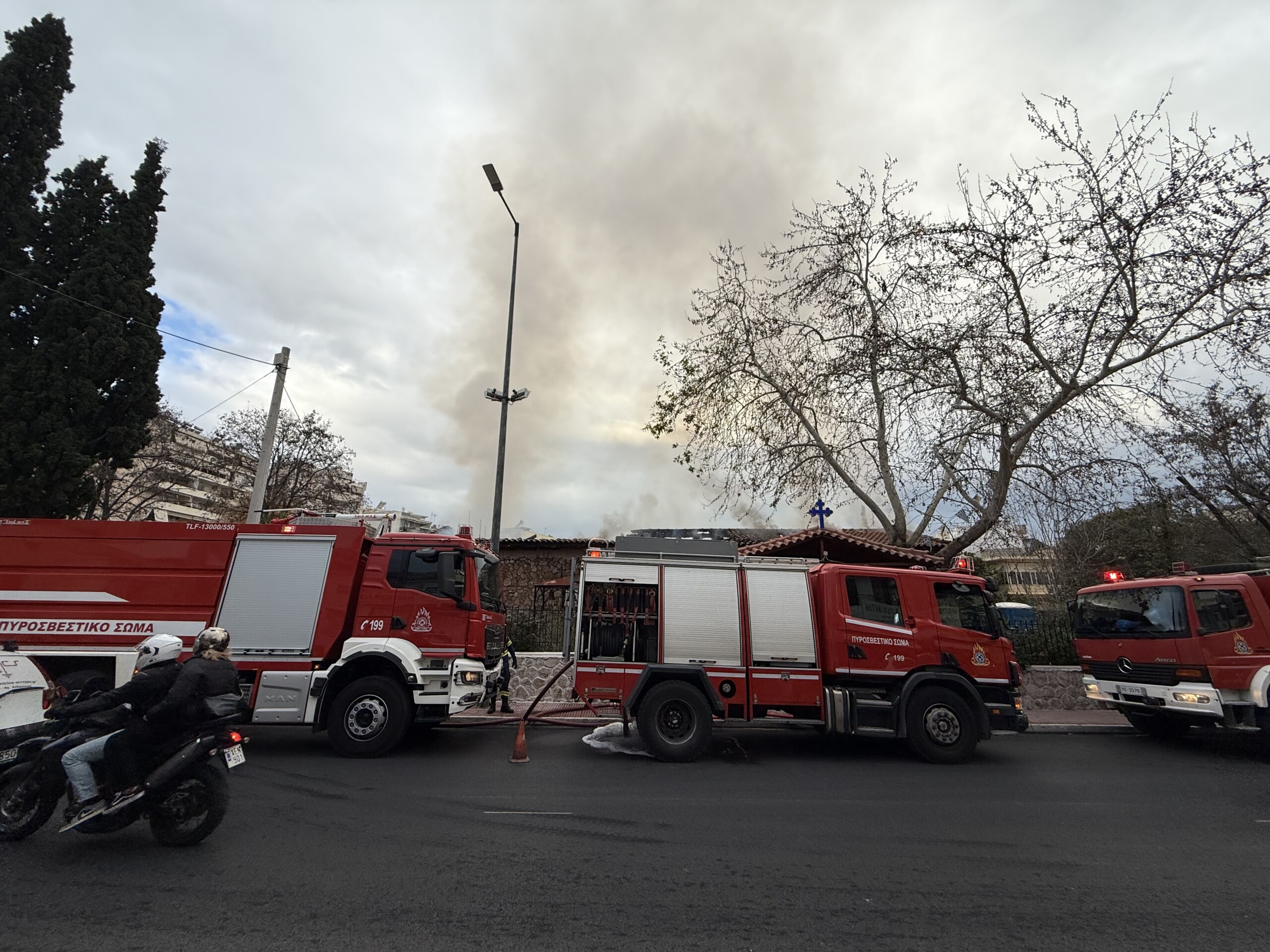 Συναγερμός στη Λιοσίων: Στις φλόγες ο ναός που είχε μετατραπεί σε «ορμητήριο» ναρκωτικών - newstok.gr