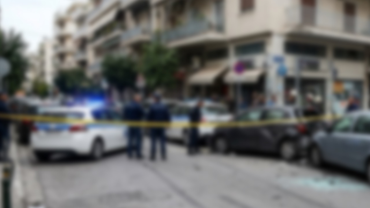 Πειραιάς: 20χρονος χωρίς δίπλωμα σκόρπισε τον τρόμο – Παρέσυρε 67χρονη και διέλυσε 8 οχήματα - newstok.gr