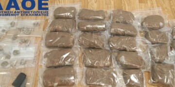 Ρέντης: Μεγάλη επιχείρηση της ΔΑΟΕ σε «καβάτζα» με 13 κιλά ηρωίνη – Χειροπέδες σε δύο άτομα
