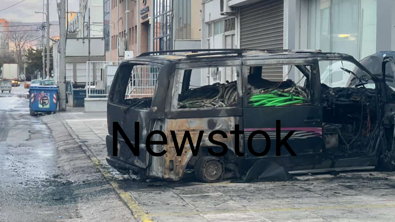 Περιστέρι: Λαμπάδιασε επαγγελματικό όχημα στον παράδρομο του Κηφισού - newstok.gr