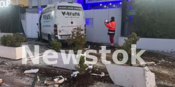 Σοβαρό τροχαίο τα ξημερώματα στη Λεωφόρο Αθηνών: Σύγκρουση τριών οχημάτων με έναν τραυματία!