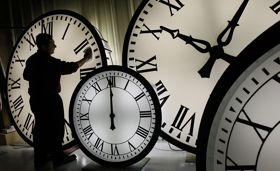 Αλλαγή ώρας 2026: Πότε γυρίζουμε τα ρολόγια μπροστά – Χάνουμε μία ώρα ύπνου, κερδίζουμε φως