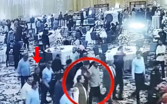 Πυροβολισμοί εξ επαφής κατά πρώην πρωθυπουργού της Ινδίας: Το βίντεο-σοκ από την απόπειρα δολοφονίας σε γάμο