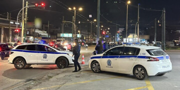 «Σάρωσε» η Αστυνομία σε Ίλιον και Αγίους Αναργύρους: Δεκάδες πρόστιμα και ακινητοποιήσεις οχημάτων μέσα σε μία νύχτα