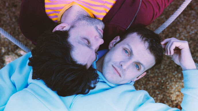 Το πολυβραβευμένο θρίλερ «BACON» που σάρωσε στο Λονδίνο έρχεται στην Ελλάδα με Μπένο και Πιεχόβιακ