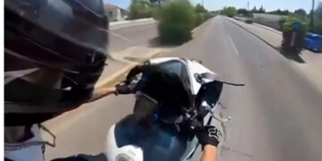 23χρονος «πρωταγωνιστής» στο TikTok κατέληξε στον Εισαγγελέα: Το βίντεο με τη σούζα στην Αττική που τον πρόδωσε