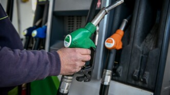Έρχεται η επιδότηση στην αντλία! Όλα τα μέτρα που εξετάζει ο Μητσοτάκης για βενζίνη και ενέργεια