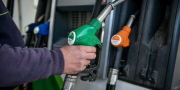 Έρχεται η επιδότηση στην αντλία! Όλα τα μέτρα που εξετάζει ο Μητσοτάκης για βενζίνη και ενέργεια