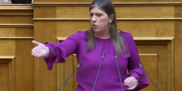 Ζωή Κωνσταντοπούλου: «Μη χρησιμοποιείς τη λέξη γυναικόπαιδα, γυμνοσάλιαγκα»