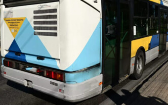 Τρόμος σε λεωφορείο στη Γλυφάδα: 24χρονος κάρφωσε στυλό στο μάτι επιβάτη