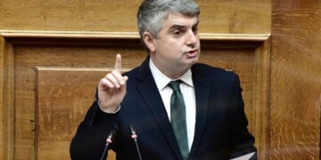 Βόμβα από τον Οδυσσέα Κωνσταντινόπουλο: Παραιτείται από βουλευτής μετά τη διαγραφή του!