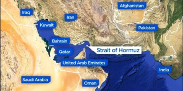 Στενά του Ορμούζ: Το Ιράν επιβάλλει «διόδια» στα πλοία – Σε απόγνωση η παγκόσμια ναυτιλία