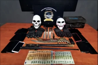 Σοκ στη Δυτική Αττική: Εξαρθρώθηκε η σκληρή συμμορία που λήστευε διανομείς με μαχαίρια και χειροβομβίδες