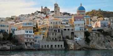 Σύρος: Άνδρας επιχείρησε να επιτεθεί με μαχαίρι σε ασθενή στα Επείγοντα