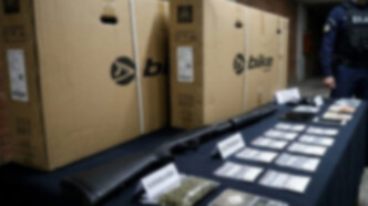 Μεγάλη επιχείρηση της Ασφάλειας στη Θεσσαλονίκη – Κοκαΐνη, όπλα και «ύποπτα» ποδήλατα στο στόχαστρο