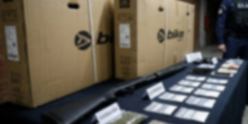 Μεγάλη επιχείρηση της Ασφάλειας στη Θεσσαλονίκη – Κοκαΐνη, όπλα και «ύποπτα» ποδήλατα στο στόχαστρο