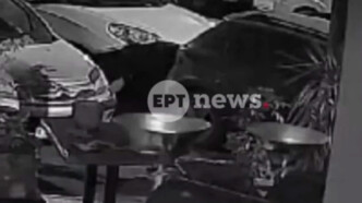 Χάος τα ξημερώματα στους Αμπελόκηπους: 40χρονη υπό την επήρεια αλκοόλ προκάλεσε ζημιές σε 14 οχήματα!